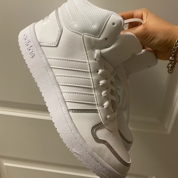 adidas high tops - Picture 1 of 4